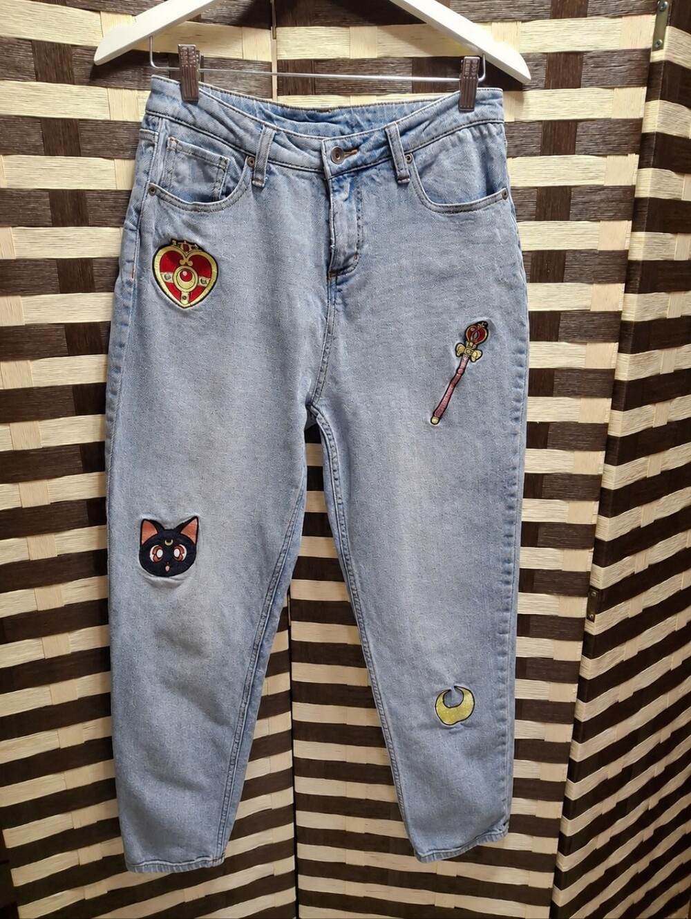Hot Topic Sailor Moon Icons Embroidered Patchwork Mom Jeans Juniors Size 5 - Picture 3 of 16